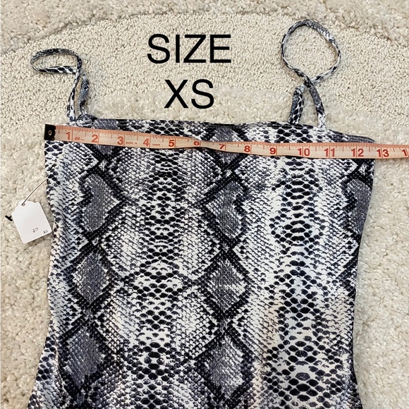🖤 NWT Snakeskin bodysuit black white & gray - Picture 5 of 10